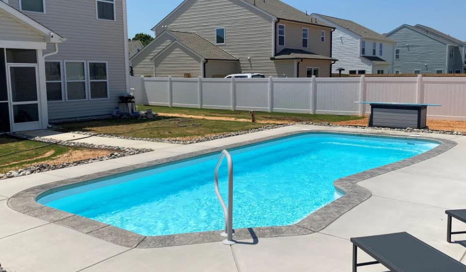 R15 Oasis fiberglass pool