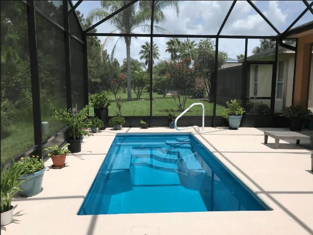 R1 Neblina Grande fiberglass pool